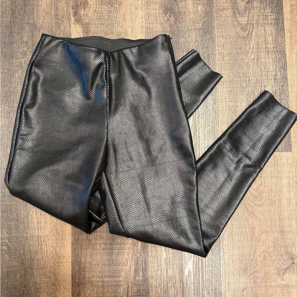 Tahari Faux Leather Snakeskin Leggings Black  Stretch Mid Rise Size XS/0